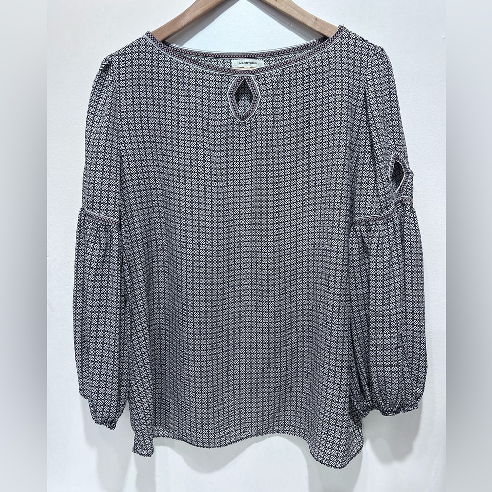 Max Studio Black & White Geometric Print Balloon Long Sleeve Blouse Size M
